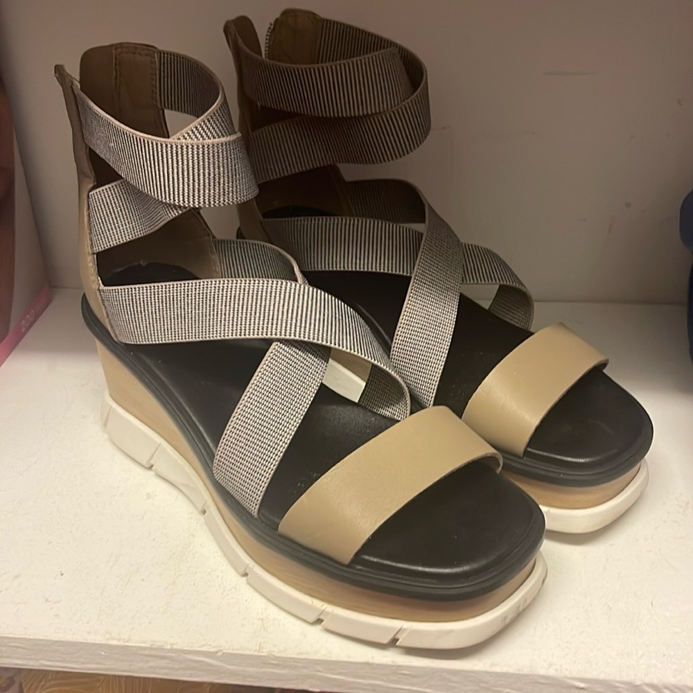 Sorel Platform sandals 7.5